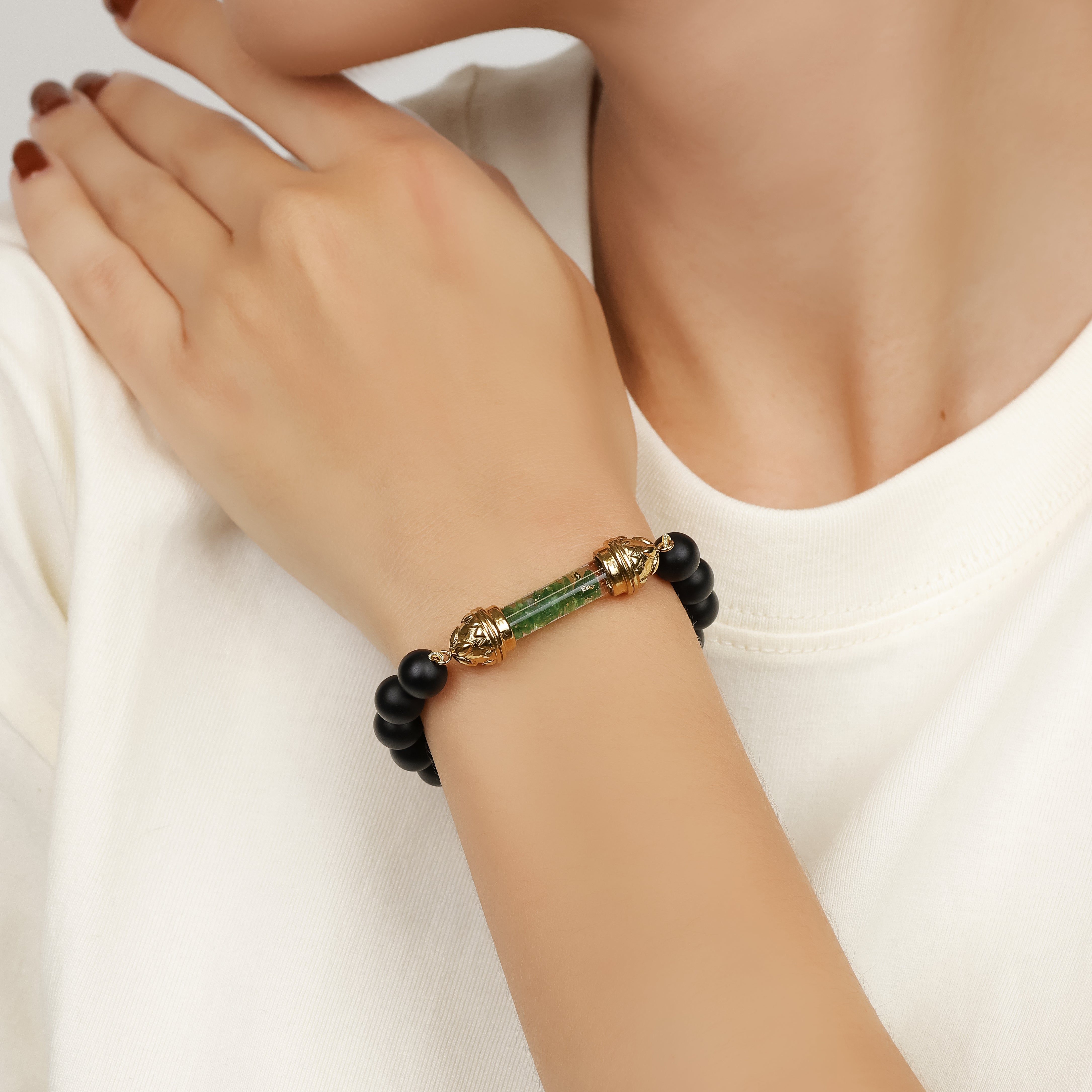 Bracelet en Onyx et Amulette Sacrée en Tsavorite - Force et Protection