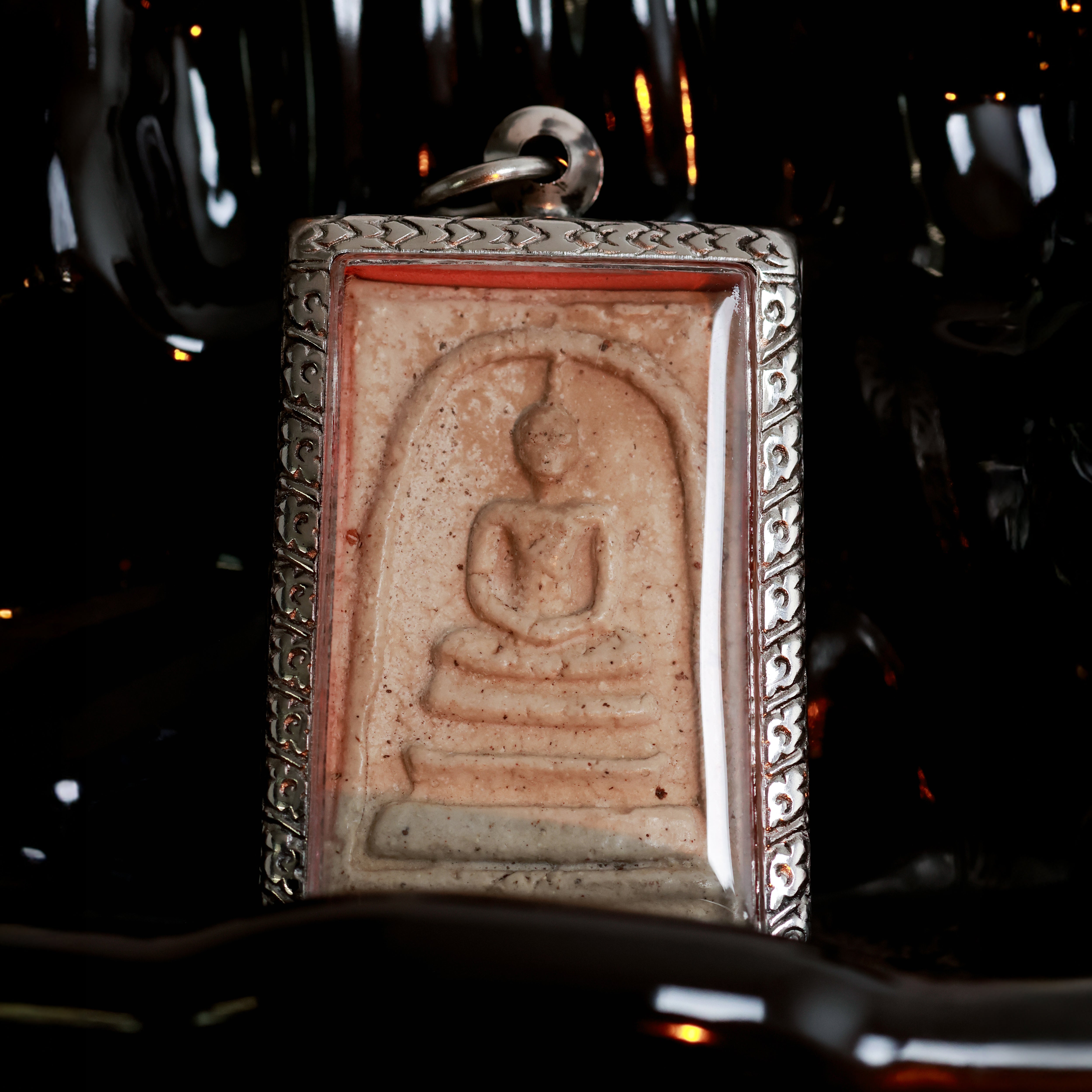 Amulette Bouddha en argile sacrée