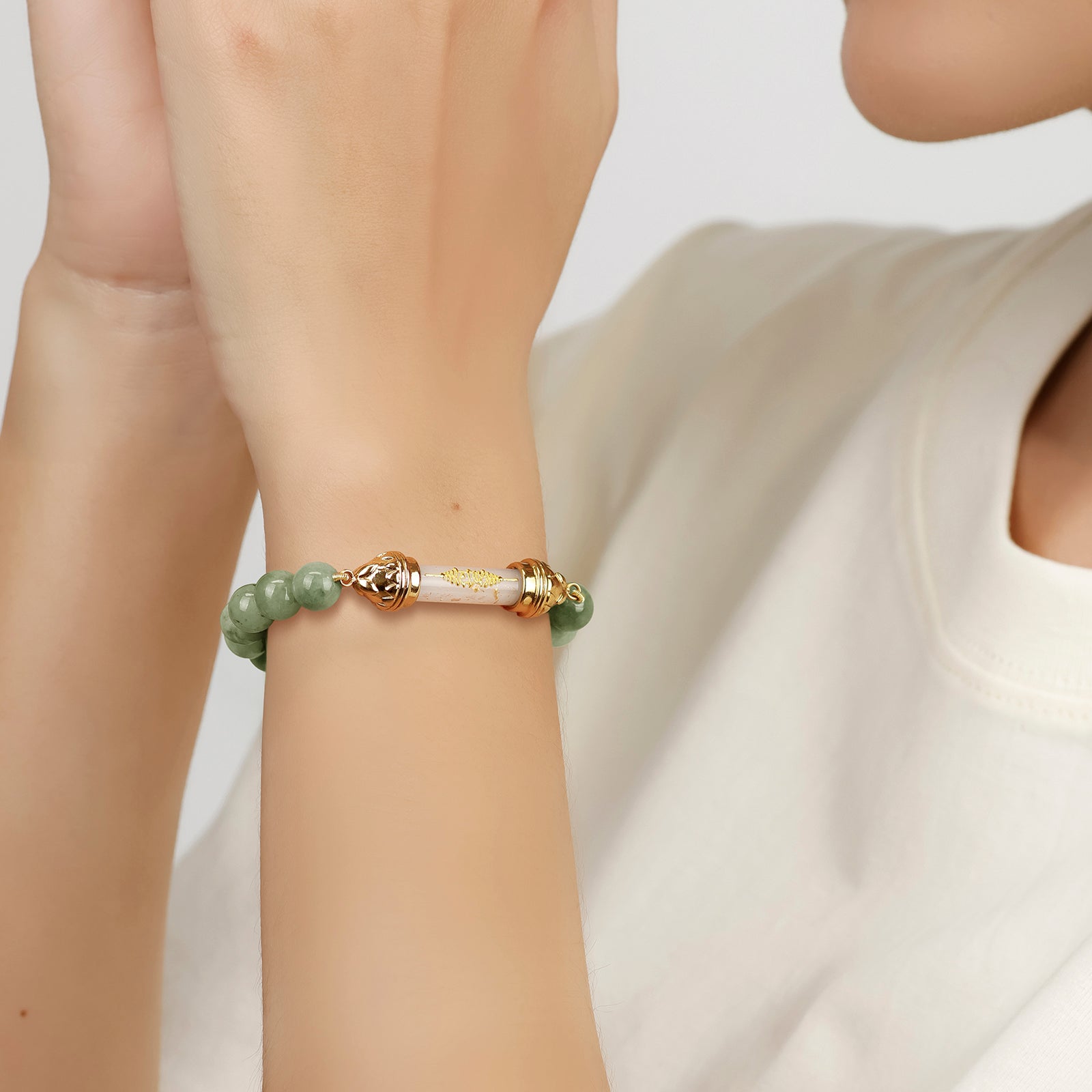 Offert : Bracelet en jade et Amulette sacrée Takrut en cire d'abeille - Prospérité et richesse