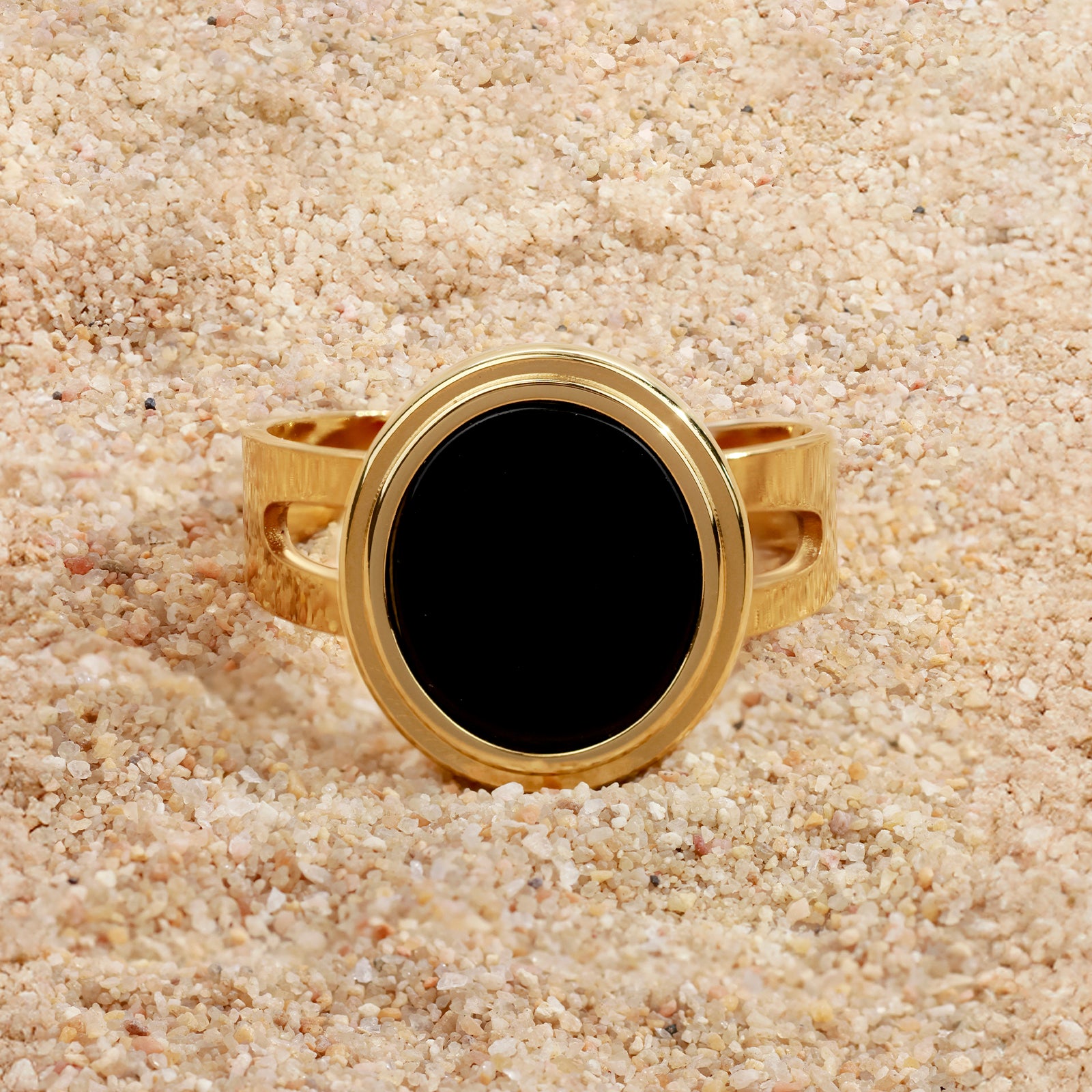 Bague Nocta Onyx – Onyx noir ovale & monture dorée