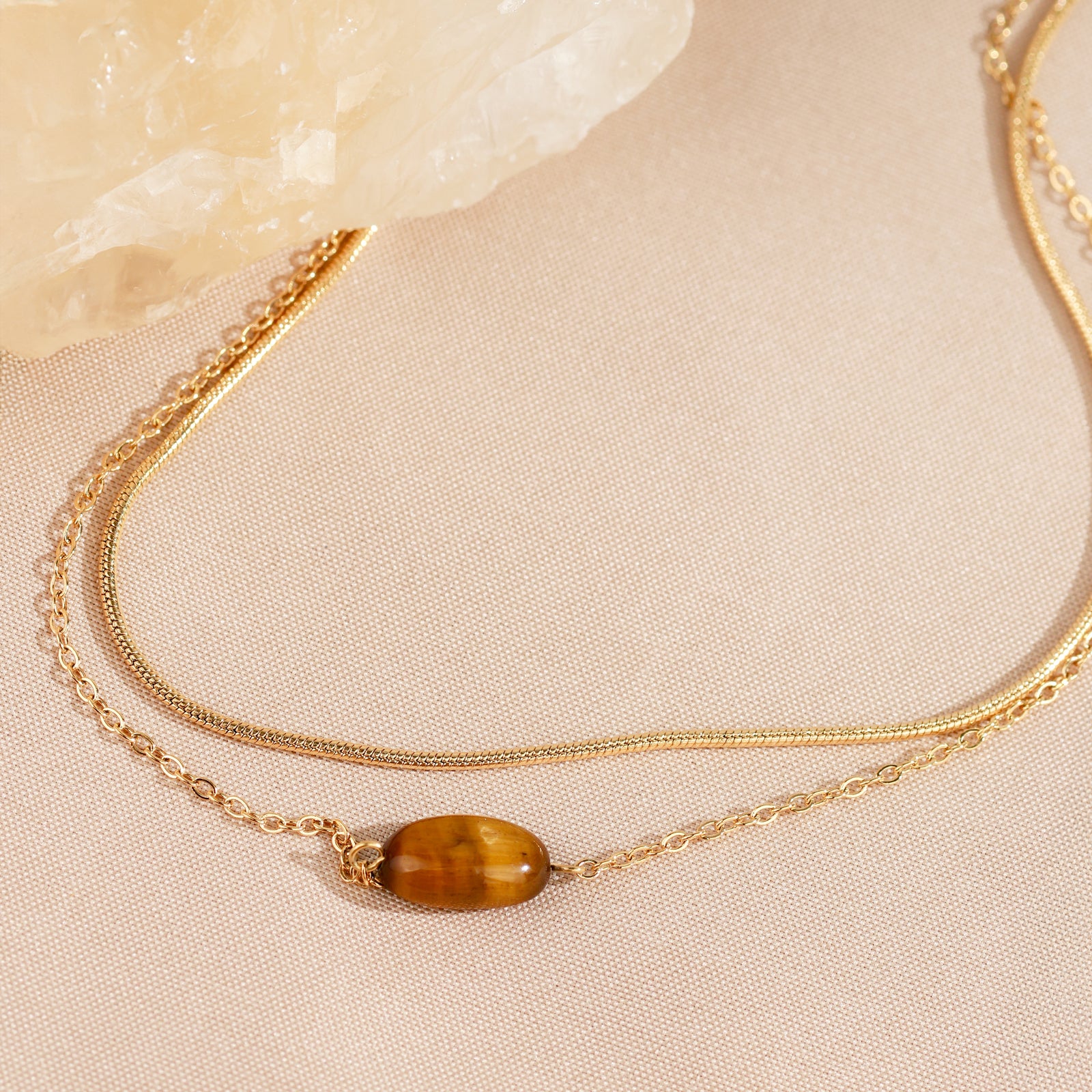 Collier Strata Tiger – Double chaîne & œil de tigre galet