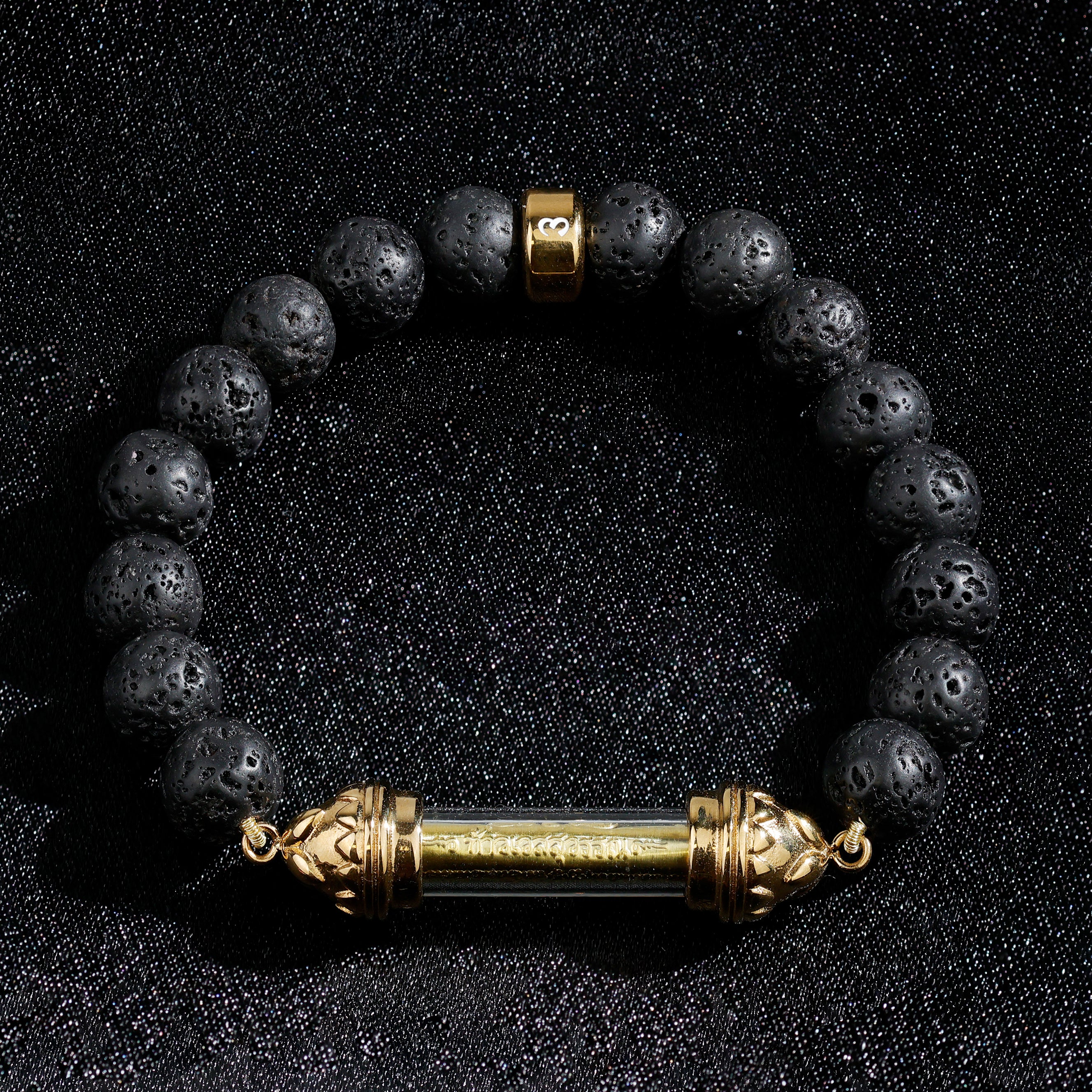 Bracelet en Lave et Amulette Sacrée Takrut en Or – Force et Protection